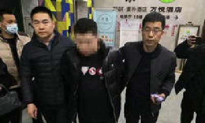 男子同时交往20余名女友:3人住同一栋楼 有人被骗900多万