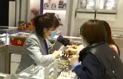 金价大跌20%！黄金卖爆了！买个金项链能便宜这些钱
