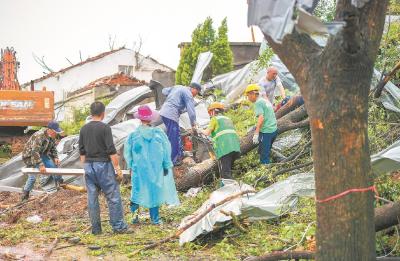 湖北多地遭遇连续强降雨天气 1396座水库超汛限水位