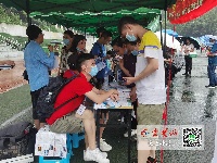 十堰首场高校招生咨询会在汽院举行