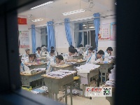 直击| 高考前最后一个晚自习，他们这样过......