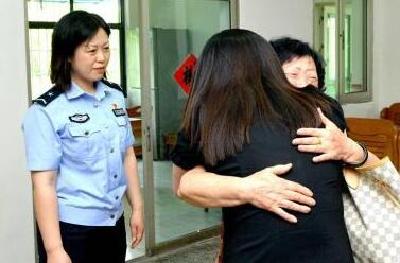 女子幼年遭遇车祸被救 22年后返回湖北谢恩人