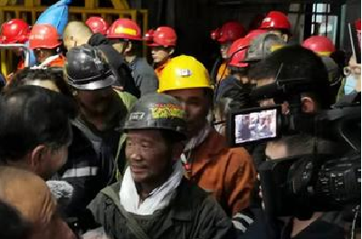 山西临县泰业煤矿冒顶事故7名被困人员全部安全升井