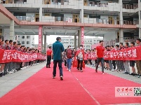 今日，十堰3.7万名学子参加中考