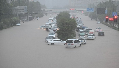 第83集团军某旅紧急爆破水坝分洪 河南暴雨为何这么猛？