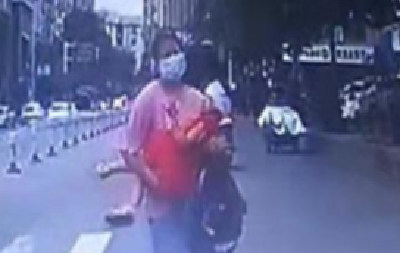 核心价值观|幼童摔倒血流不止 的哥乘客联手紧急送医
