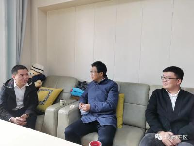 柯贤国走访调研商贸企业时强调： 坚定信心 创新思路 全力构建“双循环”新发展格局