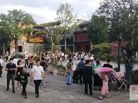 国庆假期首日，近郊游受欢迎