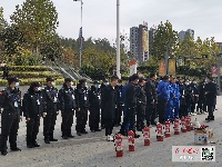 提高防火意识！业主物业积极参加小区消防应急演练