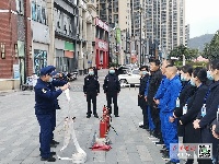 提高防火意识！业主物业积极参加小区消防应急演练