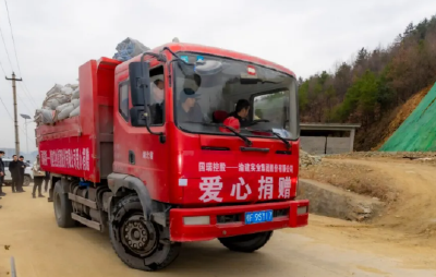 市建筑工程管理处结对帮扶马路村：爱心捐赠40吨水泥 携手并进助振兴
