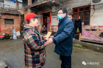 柯贤国开展节前走访慰问和重点工作调研活动