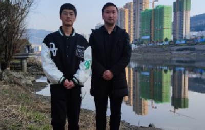 “竹山大学生跳水救人”续 另一位救人的热心市民找到了