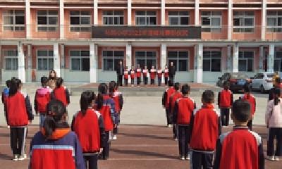 “放学路上捡个娃” 四年级学生帮助走失萌娃找妈妈