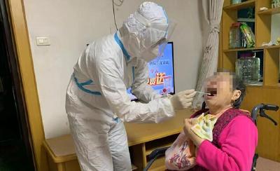 十堰经开区为特殊群体提供“送检上门”核酸检测爱心服务