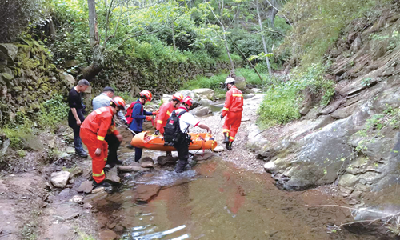 七旬老人到牛头山遛弯不慎迷路 多部门协作搜寻20个小时救出老人