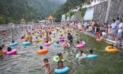 即日起，十堰艳湖露天游泳场彻底关闭