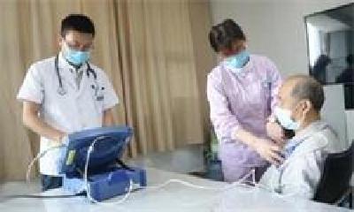 郧西县人民医院程控随访植入心脏起搏器患者