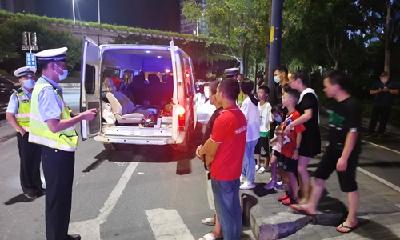 后座拆除面包车变“房车”，核载6人实载12人，这个司机“胆真肥”！