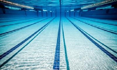 为何一些游泳馆的水那么脏？记者调查公共泳池水质问题