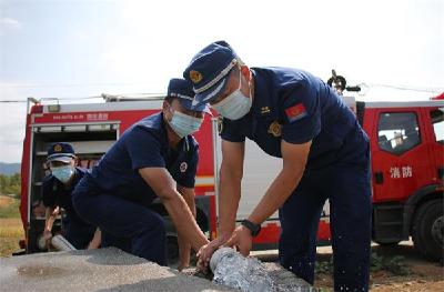 郧西消防救援大队送水260吨，全力抗旱为民“解渴”