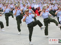 飒！汉江师范学院举行2022级新生军训总结大会