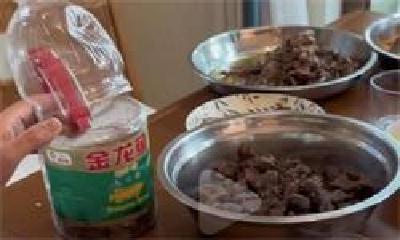 男子花20多万到三亚度假遭遇节约型爸妈：花卷回锅16次，临走打包剩菜调料