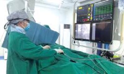 市中西医结合医院心血管介入科 年后第一天完成十余台介入手术