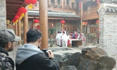 湖北卫视摄制组走进武当山拍摄2023年春节特别节目