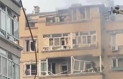 哈尔滨一小区发生爆炸，附近居民：1到7楼玻璃几乎全碎