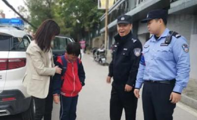 “熊孩子”为逃课谎称遭遇车祸，民警一查，正在外面溜达！