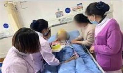 超暖心！郧阳区人民医院这间病房里，78岁老人过了个难忘的生日