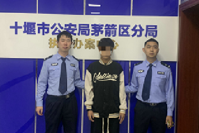 卖手机卡轻松赚钱？碰不得！这3人同日落网