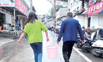 热线直播 | 上海路这栋居民楼水损过大导致停水 社区有回应