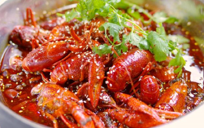 最低10元一斤，一个月降价三成，汉产小龙虾的出水旺季到了