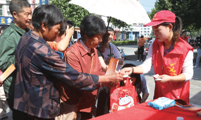 竹山：小小礼品券 温暖居民心