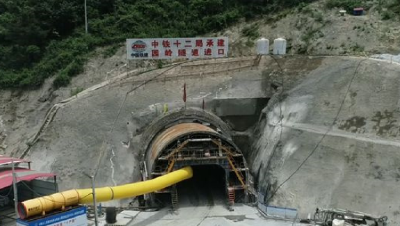 假期不停歇 西十高铁湖北段园岭隧道已完成工程总量的三分之一