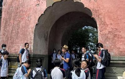 北京市海淀区百余名学生赴武当山研学