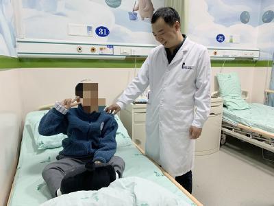 8岁男孩反复咳嗽竟是胸腔内长肿瘤，太和专家腹腔镜下成功“摘瘤”