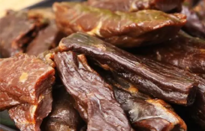 用马肉鸭肉充牛肉卖了近3000万，主犯被判无期