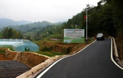 郧西龙潭河村：村民议 村民筹 村民建  三场“院场会”打造幸福路