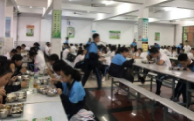 湖北发布学校食堂食品安全规范 超500人用餐应配安全总监
