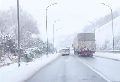 穿越秦岭隧道“气候骤变”视频系拼接，作者道歉