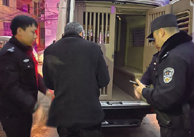 十堰城区法院昨日开展集中执行行动 拘传33名“老赖”