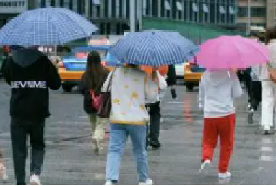 双休日湖北风雨来袭气温下降 出门赏花记得带伞