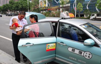 城市的文明“驶者”——十堰多措并举提升出租车行业服务水平