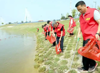 郧阳区青山镇护水员黄林、黄勇：巡河父子兵 同心护碧水