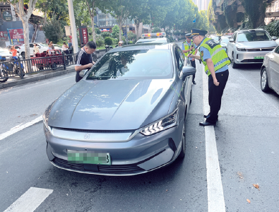 上月我市查扣58台“黑车” 执法部门提醒：发现违规营运可拨打12328投诉