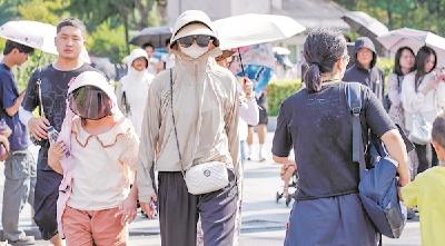 “秋老虎”发威 湖北多地遭遇史上最热开学季