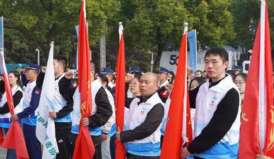 湖北丹江口启动“水源地环保志愿者南水北调中线行”活动